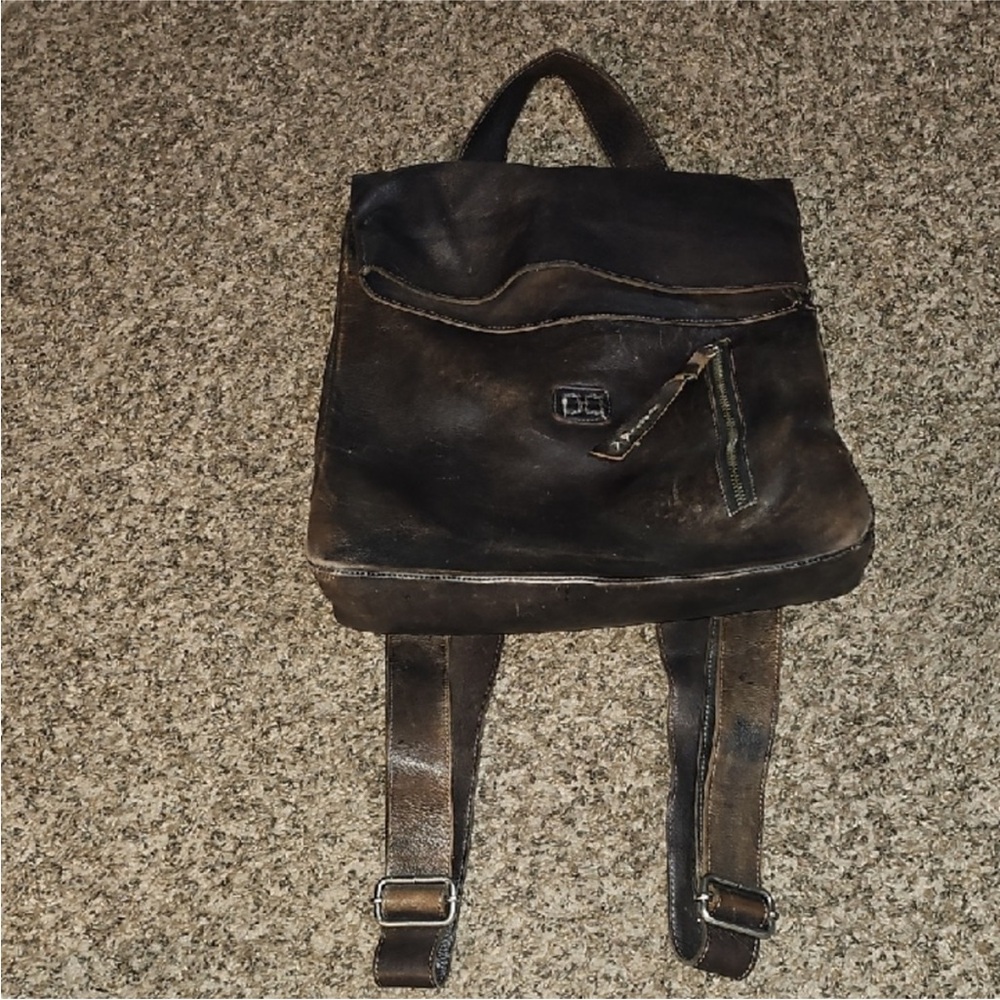 Bed/Stu Leather Backpack Lots of storage and zippers great condition